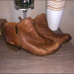 Lucky Brand size 8.5 Women Basel Out Zip Shootie